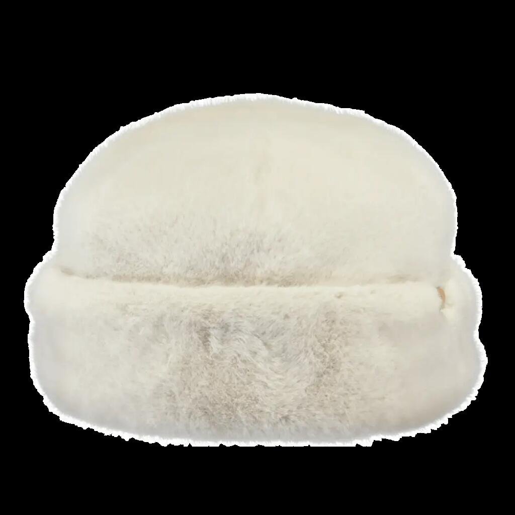 Woman hat Barts Cherrybush