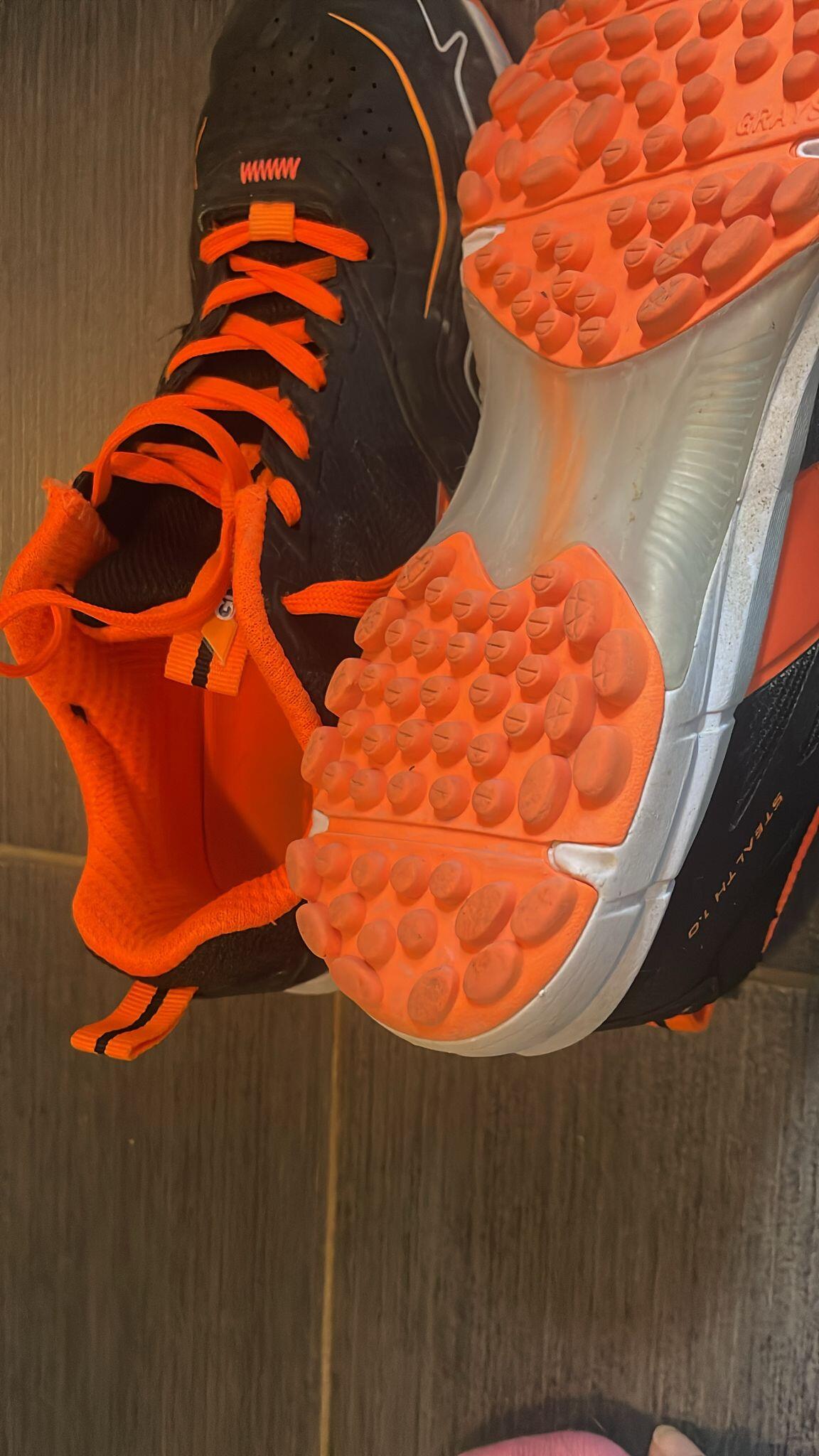 Tussen Particulieren - Hockeyschoenen 2/3