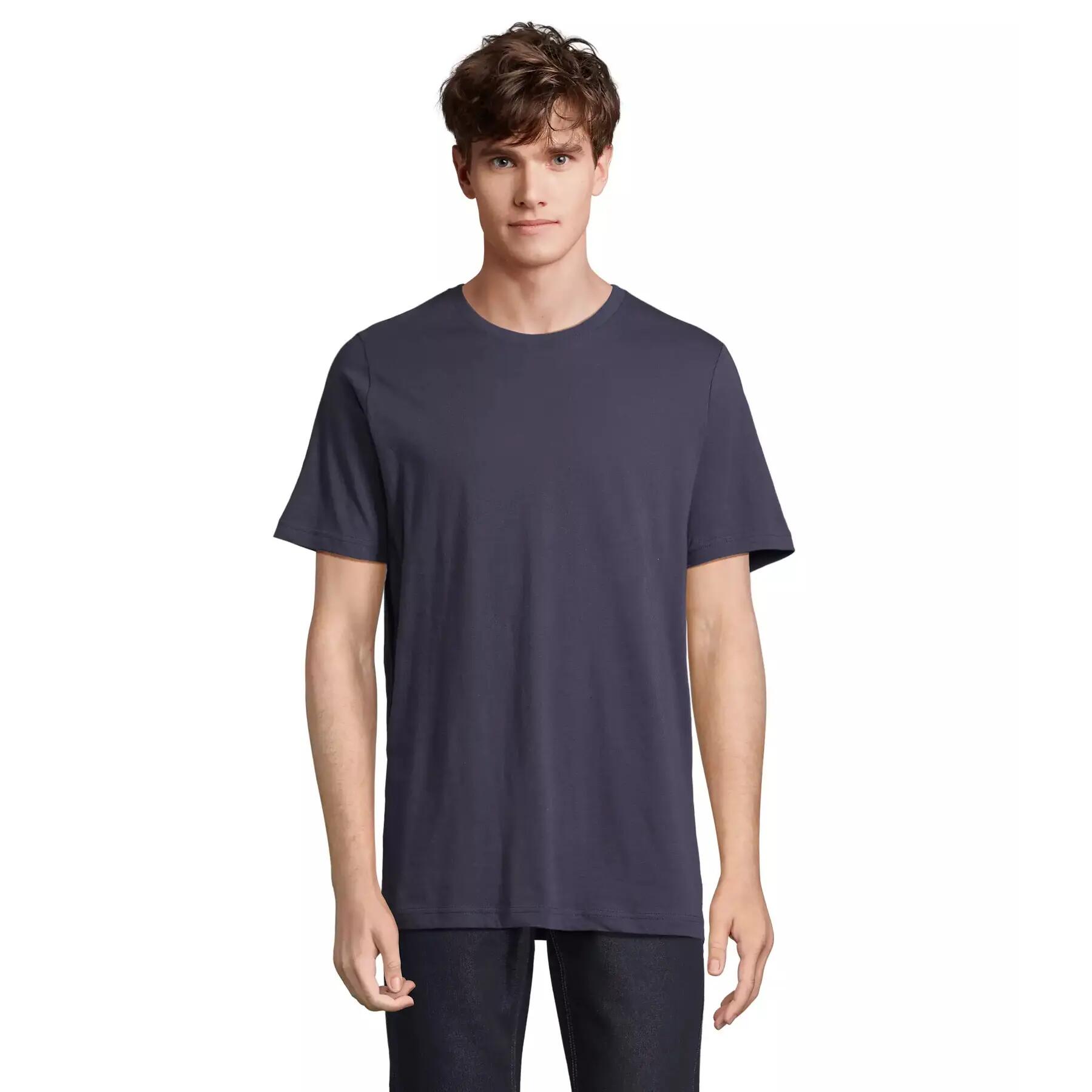 blue / navy blue.