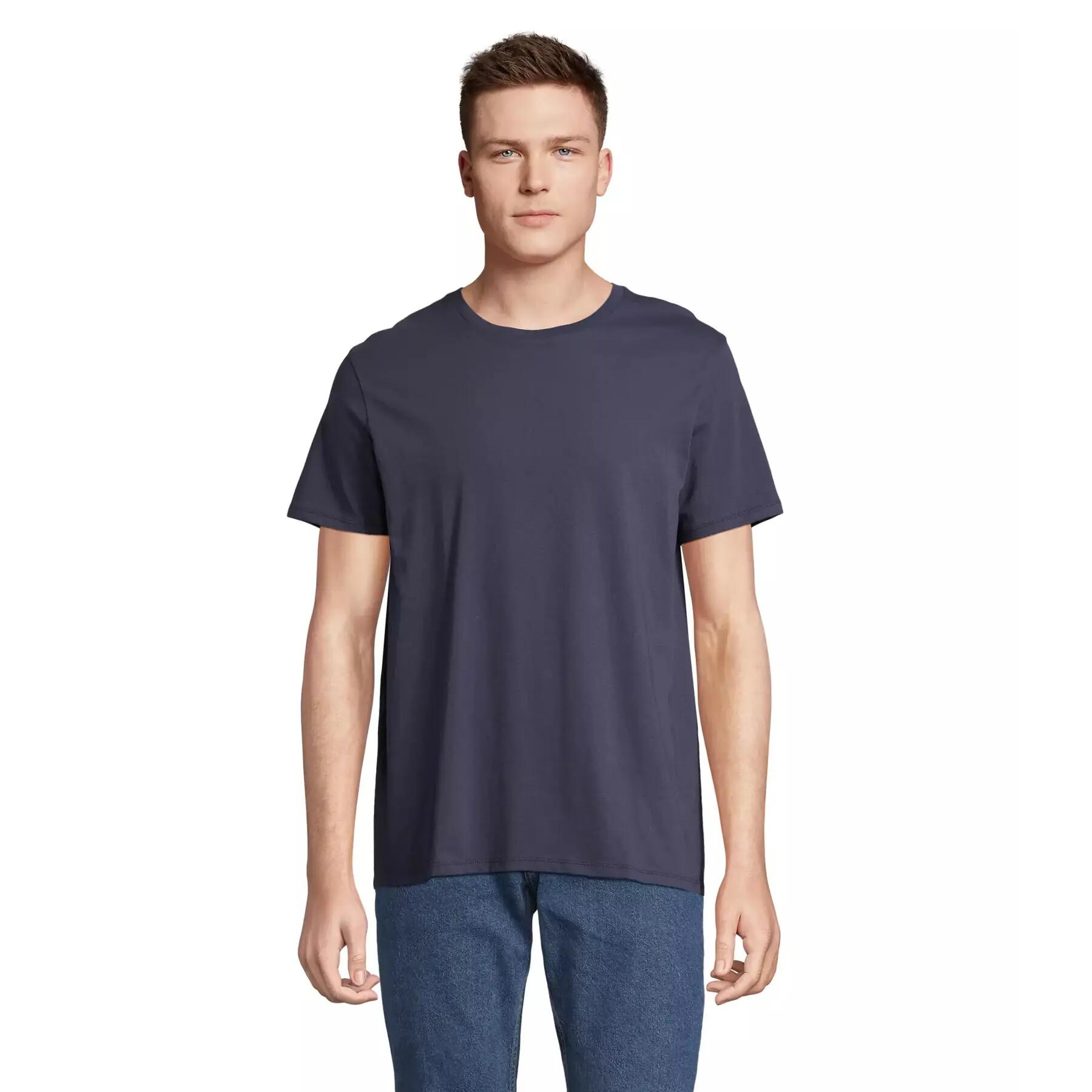 blue / navy blue.