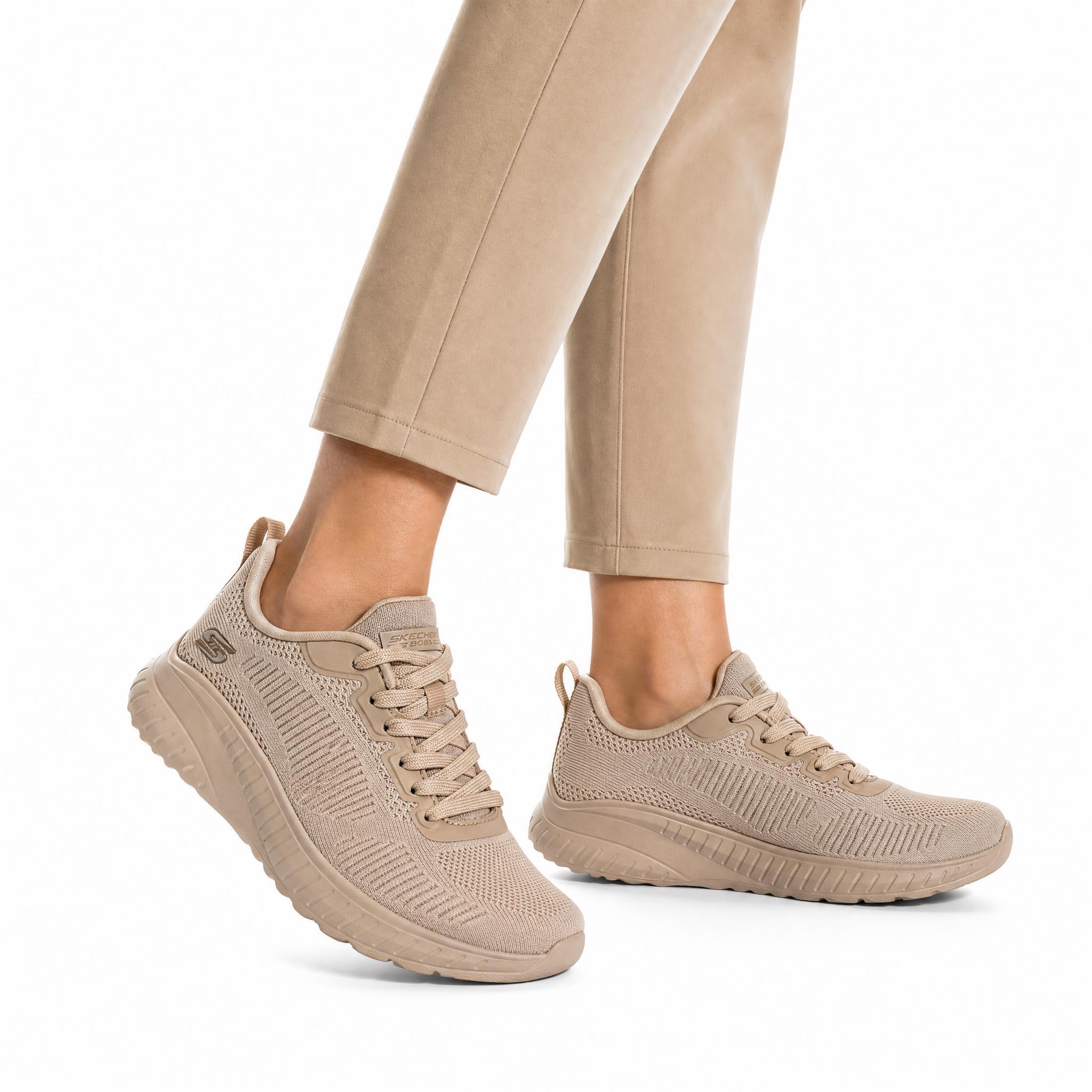 Sapatilhas Skechers modelo 117209-NUDE para mulheres 6/7