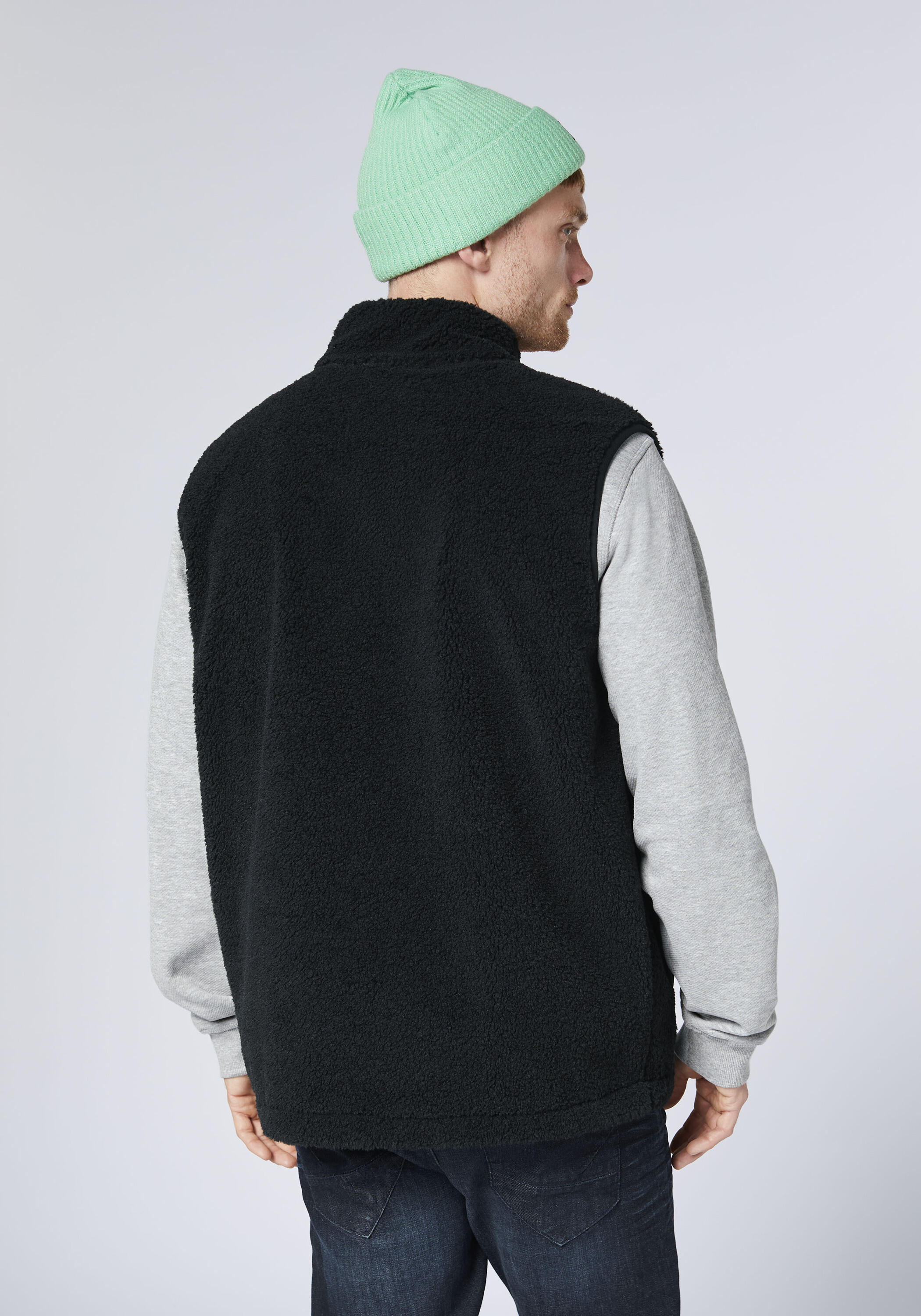 Weste aus warmen Sherpa-Fleece 4/7