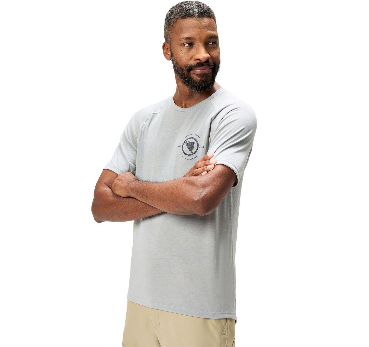 Camiseta Técnica Endura Loop Cinza Masculina 2/7