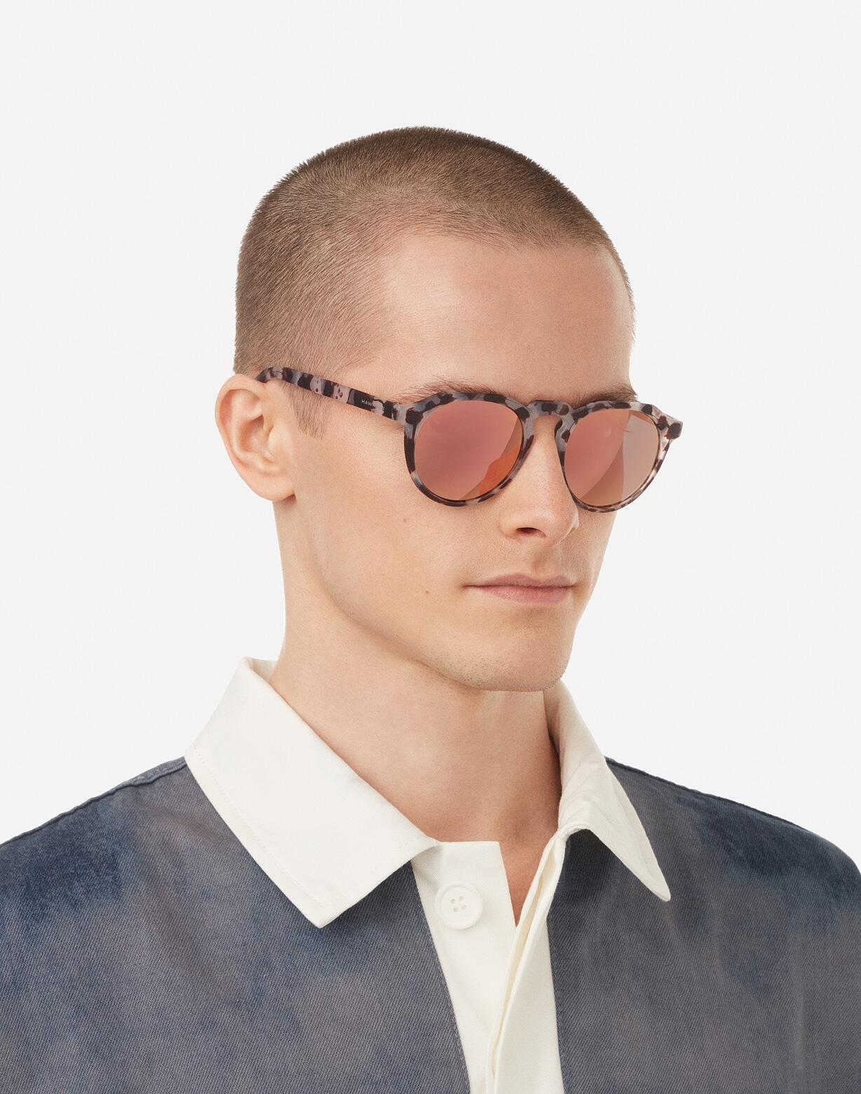 HAWKERS - Sonnenbrillen für Herren und Damen - WARWICK  CAREY GREY ROSE GOLD 6/8