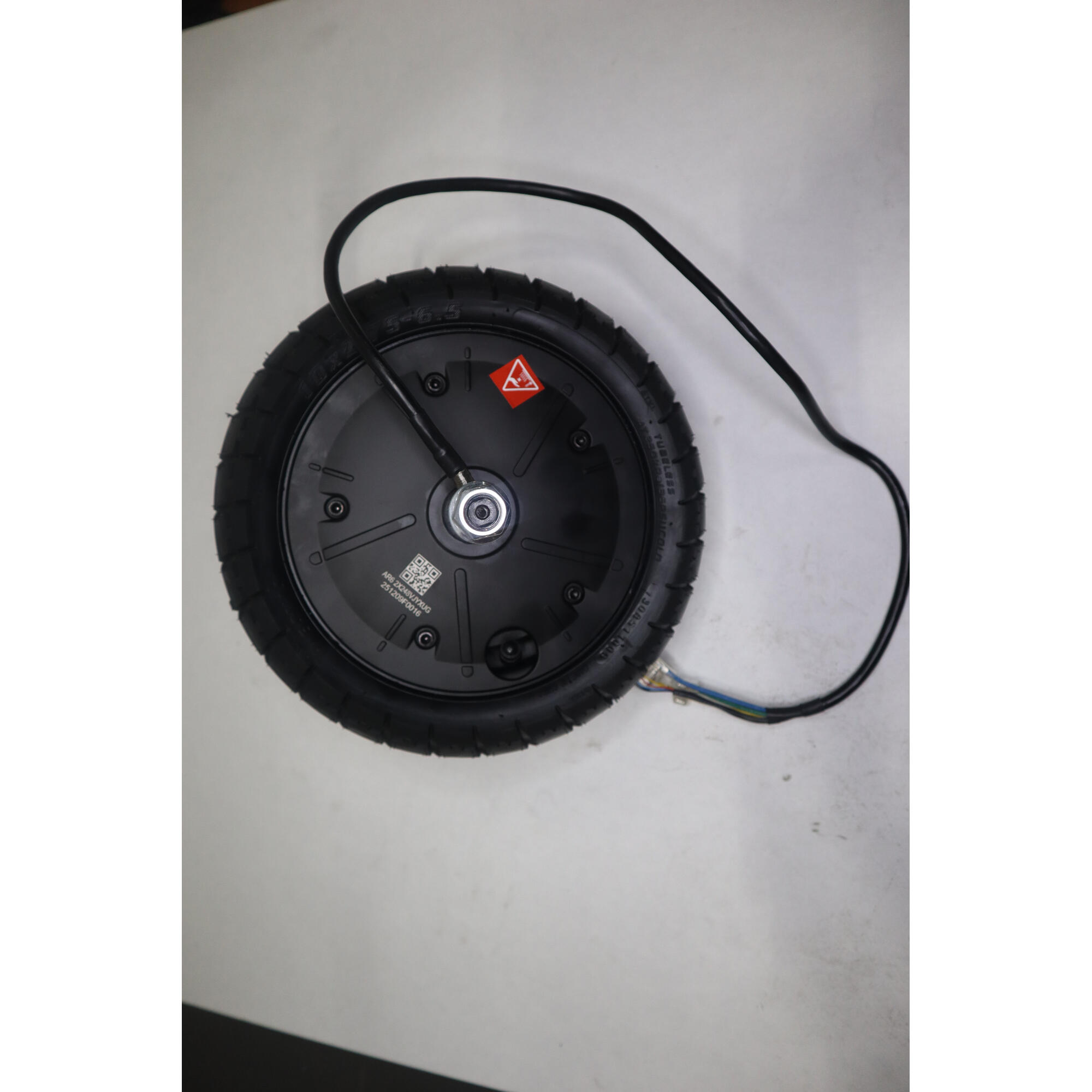 Moteur arriere AR6 2x2  – Compatible 2 / AR6PRO – Pièce détachée trott 1/2