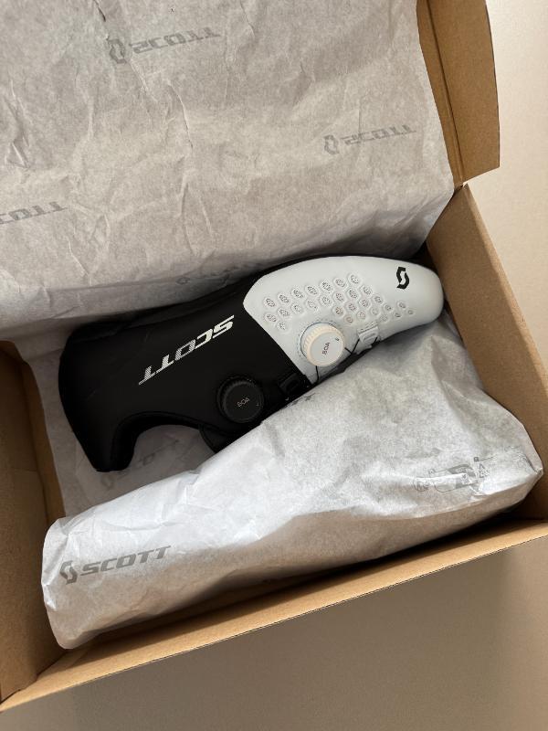 Entre Particuliers - Chaussures Scott Road RC neuves - pointure 41. 2/7