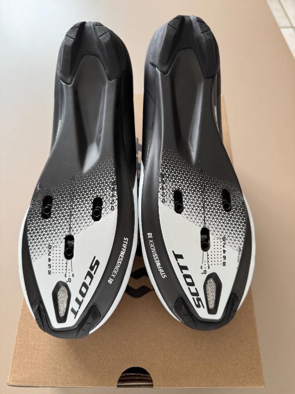 Entre Particuliers - Chaussures Scott Road RC neuves - pointure 41. 5/7
