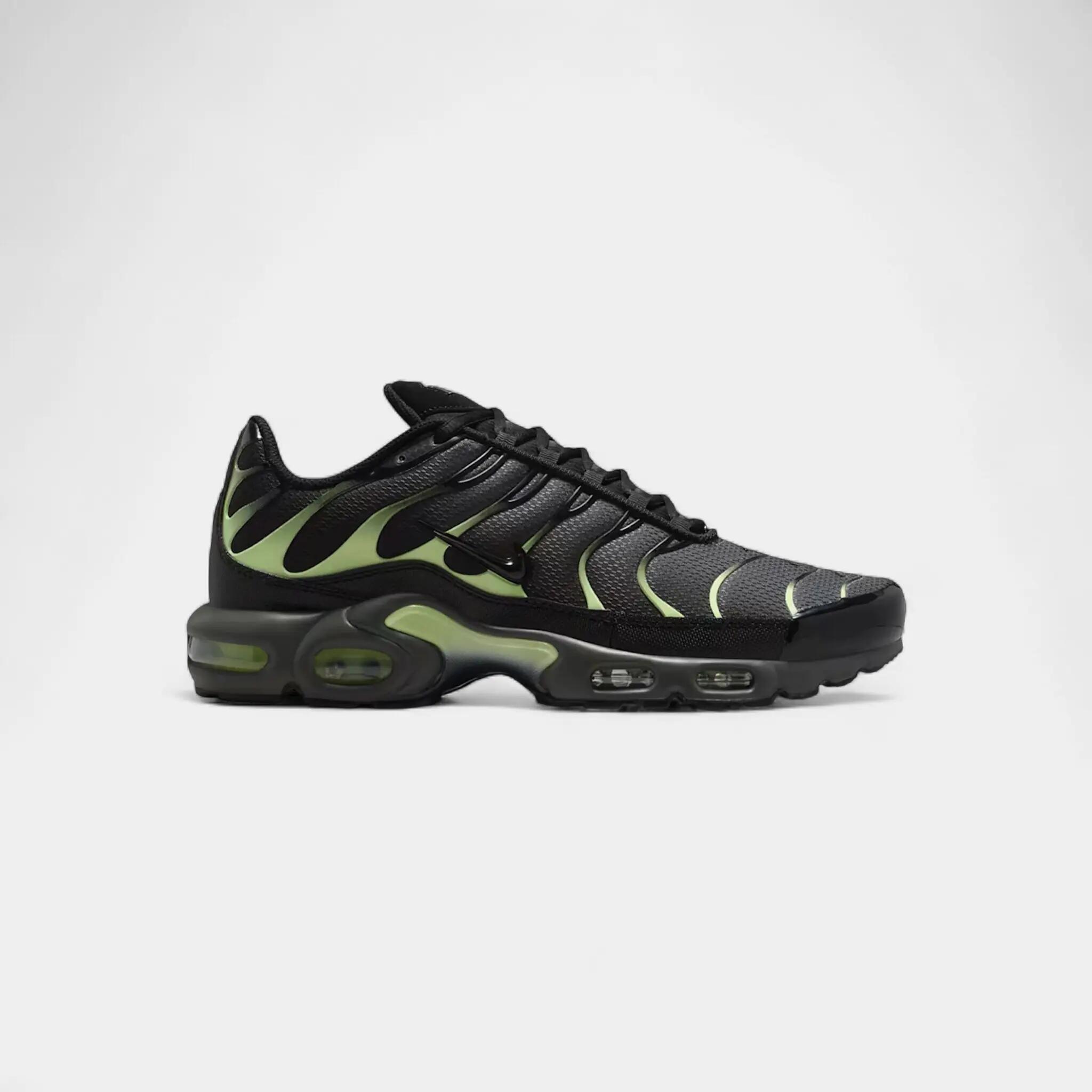NIKE picture