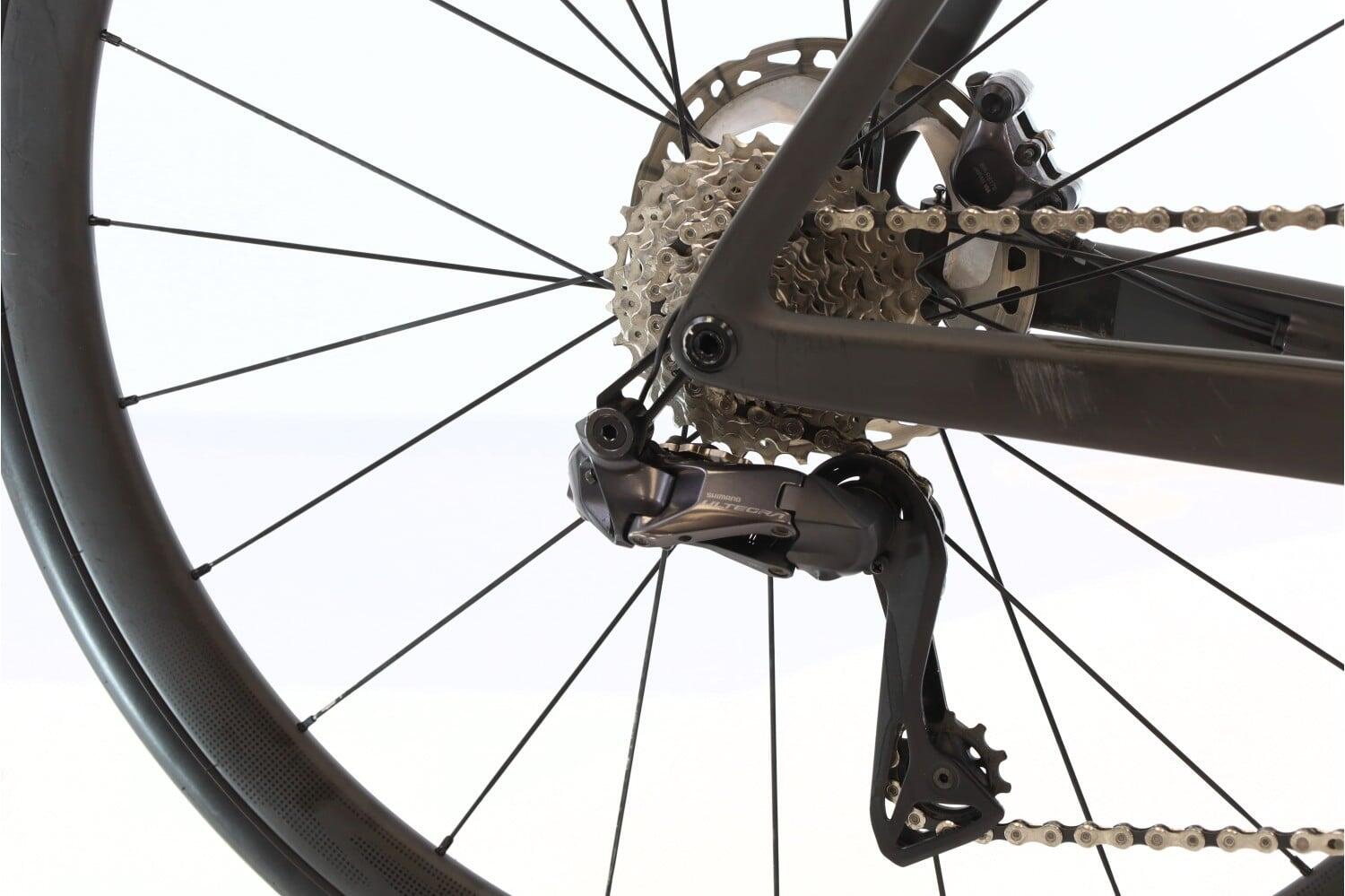 Refurbished road bike ·  Addict RC 15 Di2 12V · Very good condition 3/7
