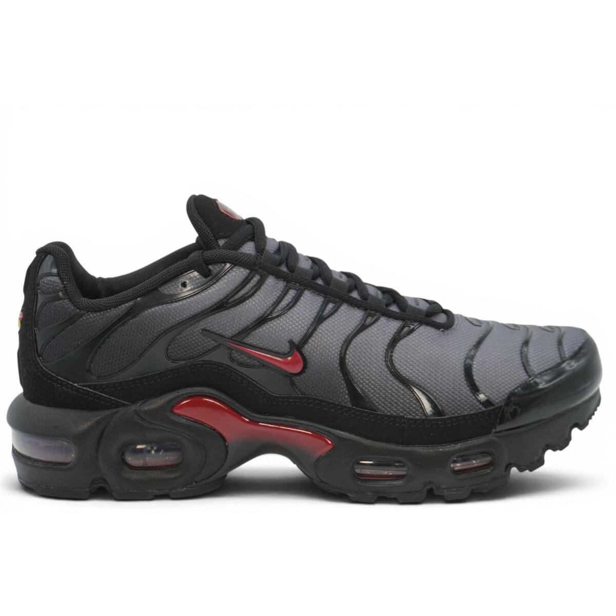 Nike Air Max Plus TN Black Team Crimson 1/4
