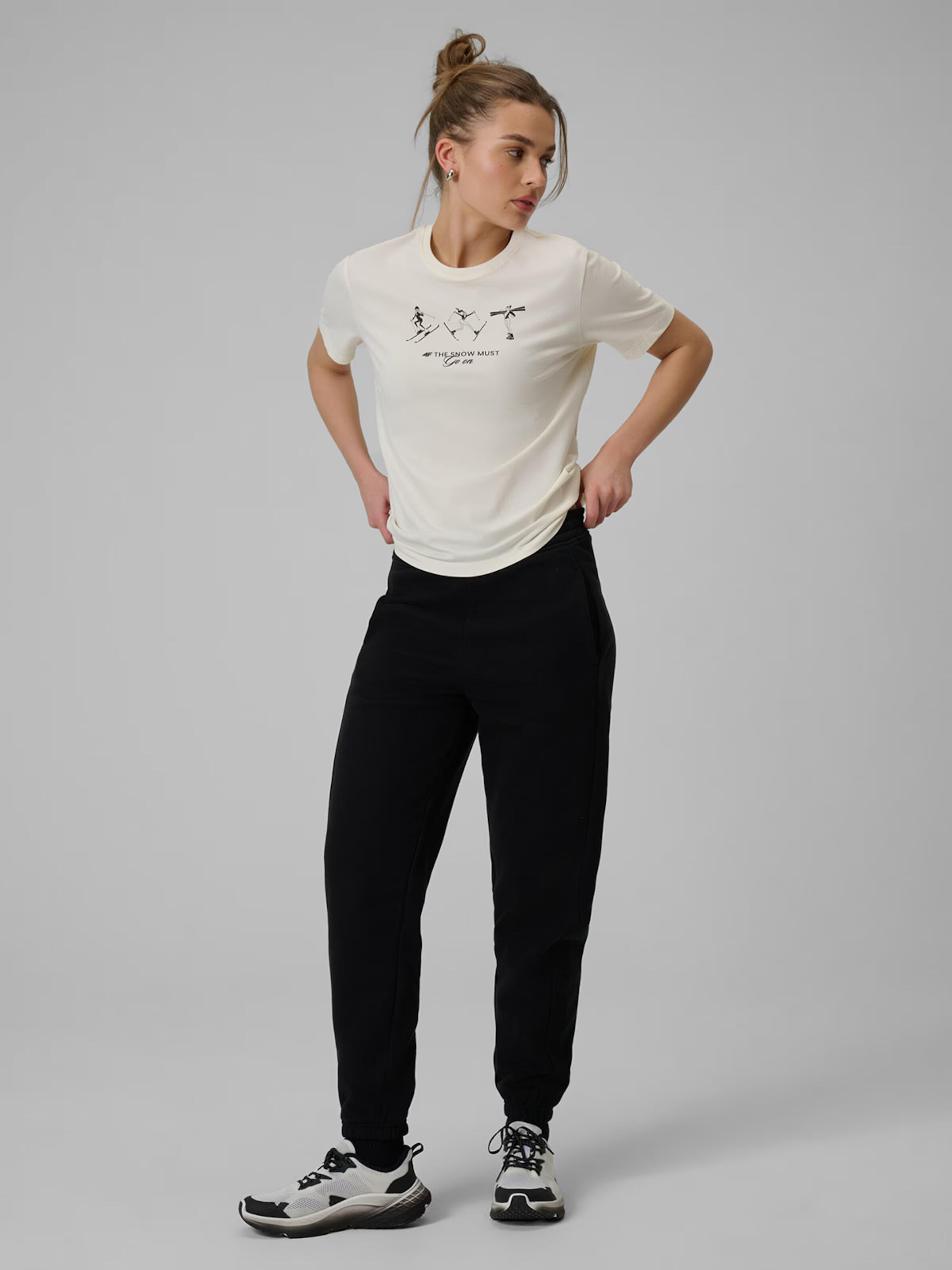 Spodnie dresowe joggery damskie 4F 4FRSS26TTROF1724