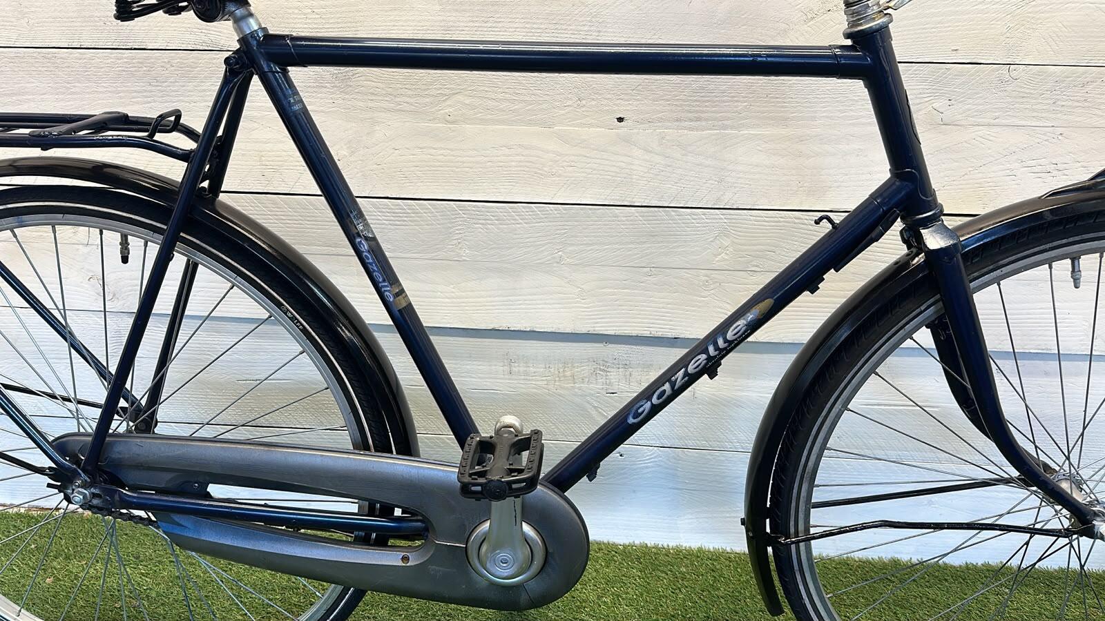 Gazelle stadsfiets (pre-owned), zwart - 28", met verlichting en standaard. 2/3