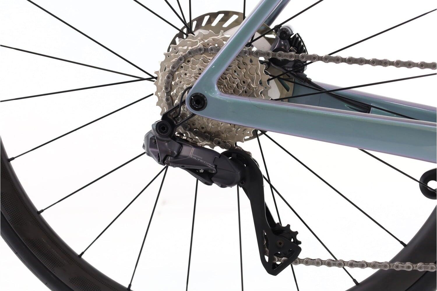 Refurbished road bike ·  Addict RC 15 Di2 12V · Very good condition 3/7