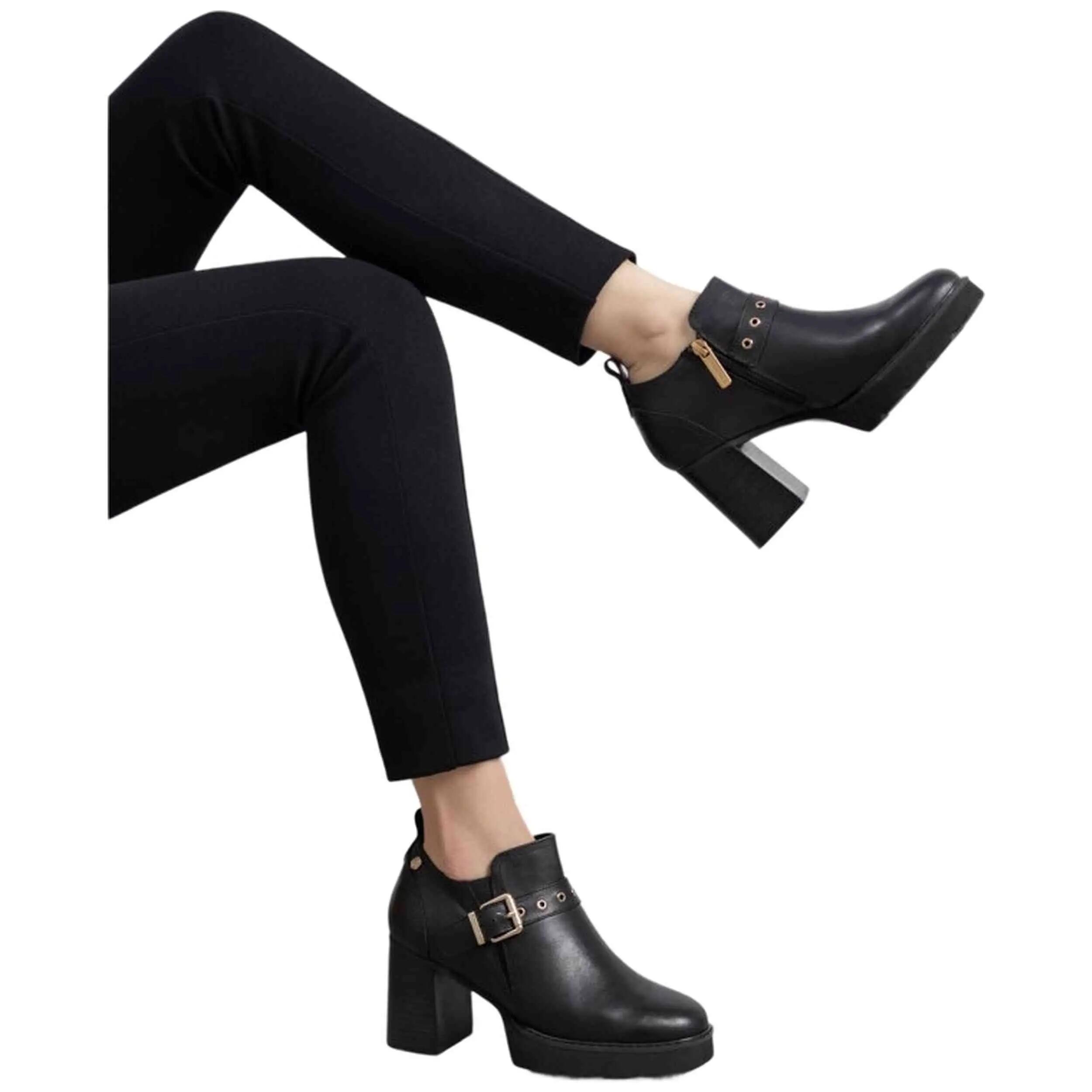 Botas Carmela modelo 151-162704 para mulheres 3/5