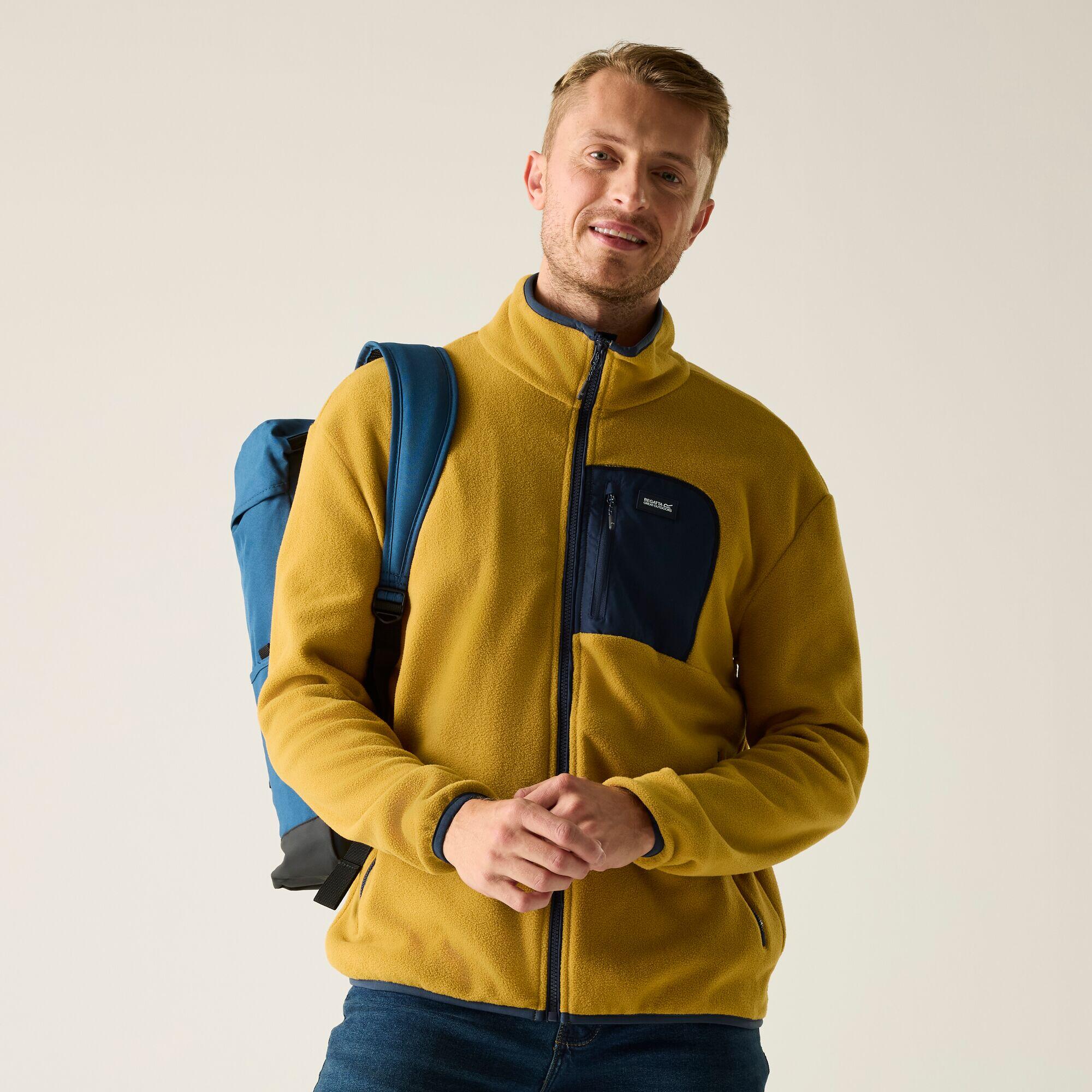 marron / bleu marine.