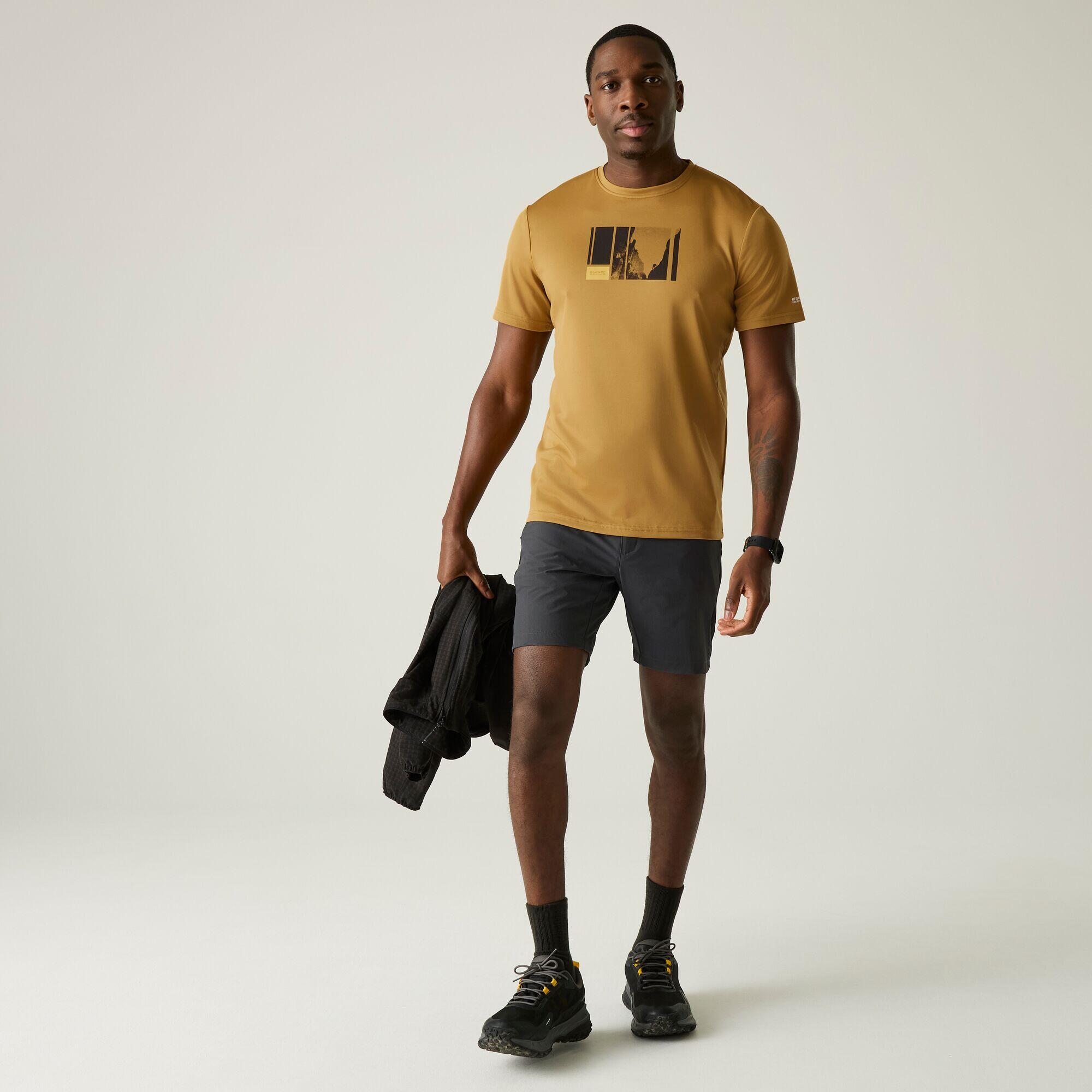 T-shirt graphique à manches courtes Fingal pour homme 3/7