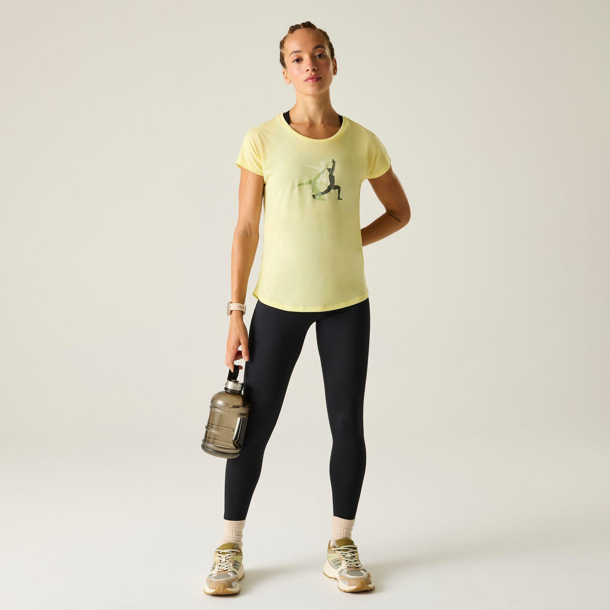 T-shirt graphique à manches courtes Serenity pour femmes 3/7