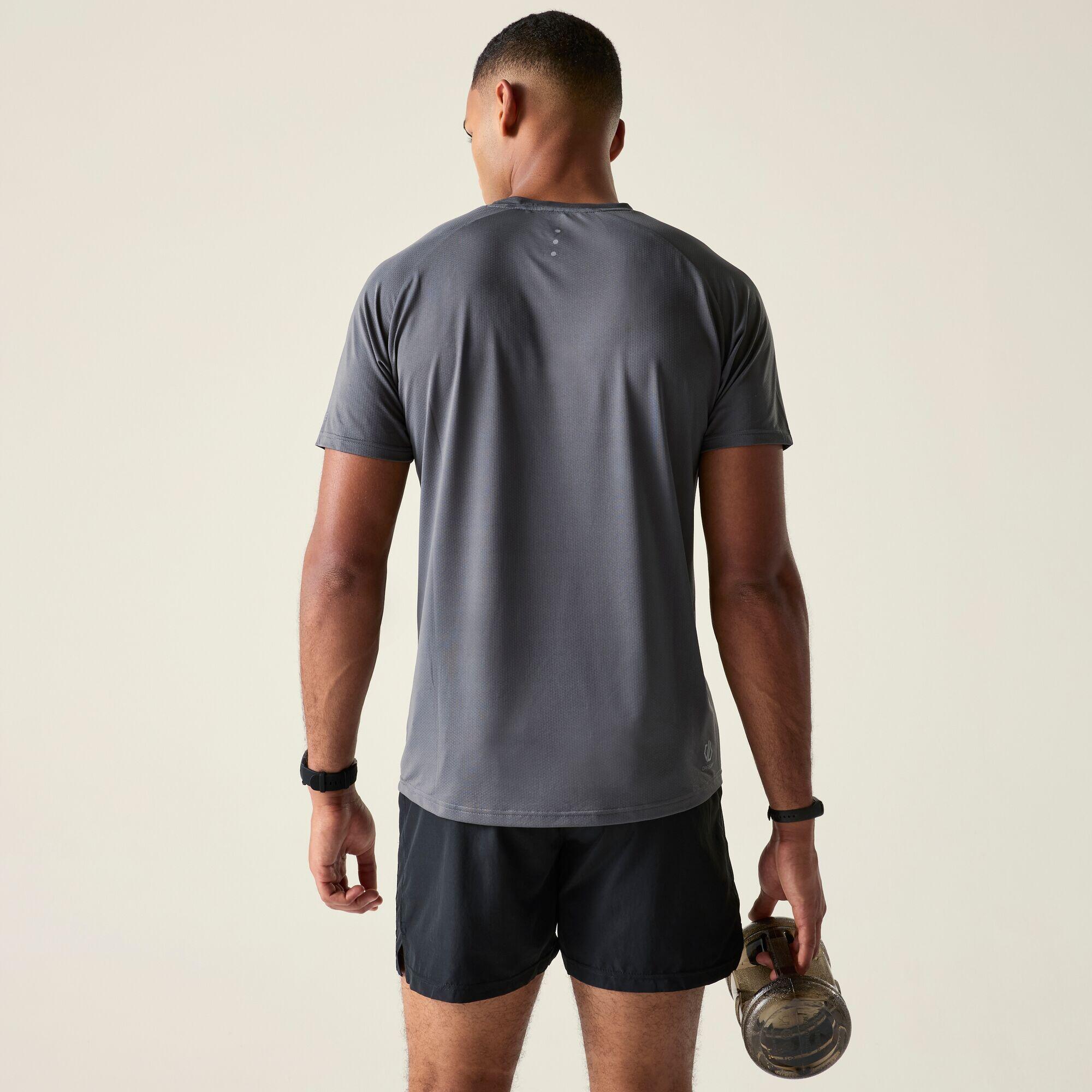 T-shirt graphique à manches courtes Tech II pour homme 2/7