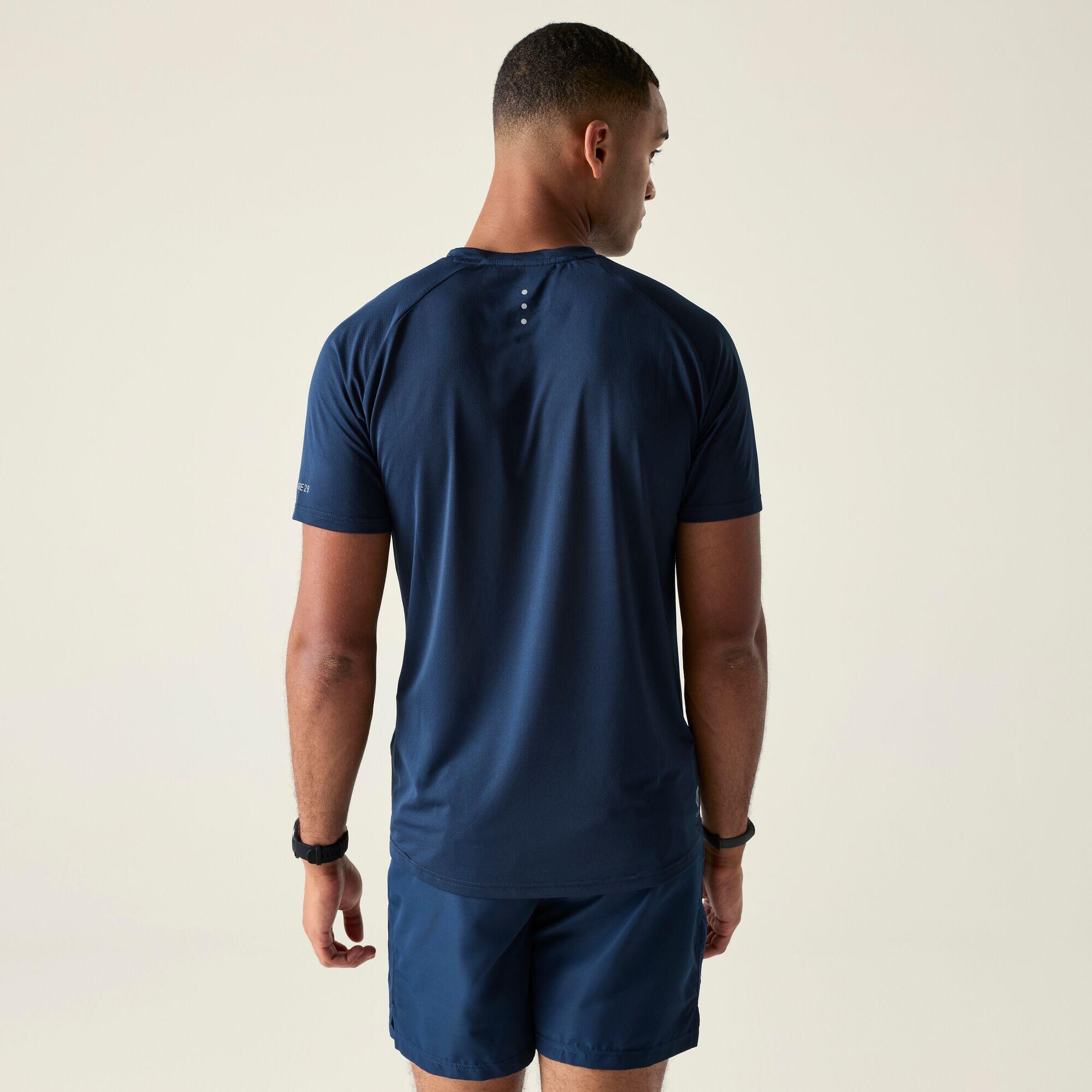 T-shirt graphique à manches courtes Tech II pour homme 2/7