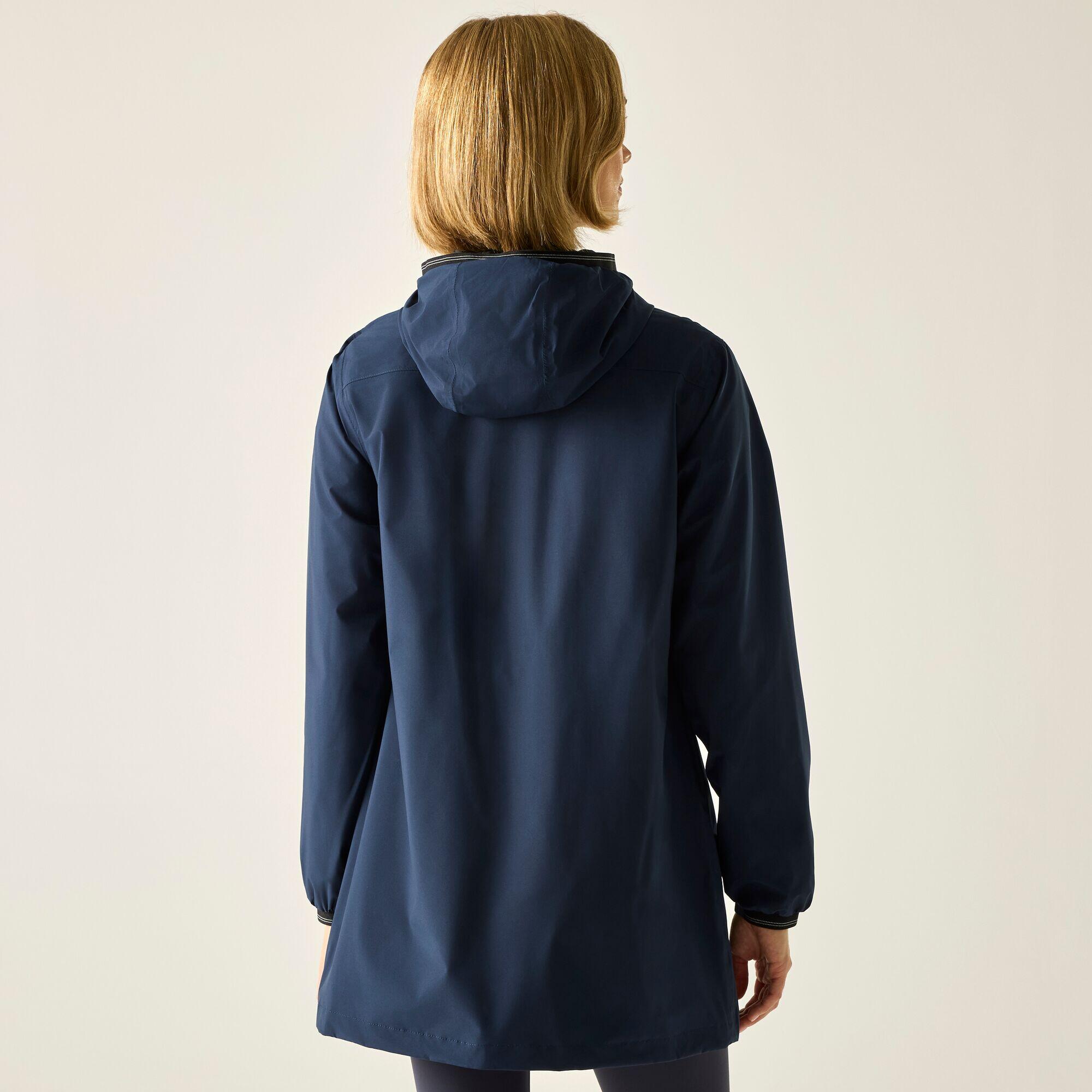 Chaqueta impermeable larga con capucha Lenika para mujer 2/7