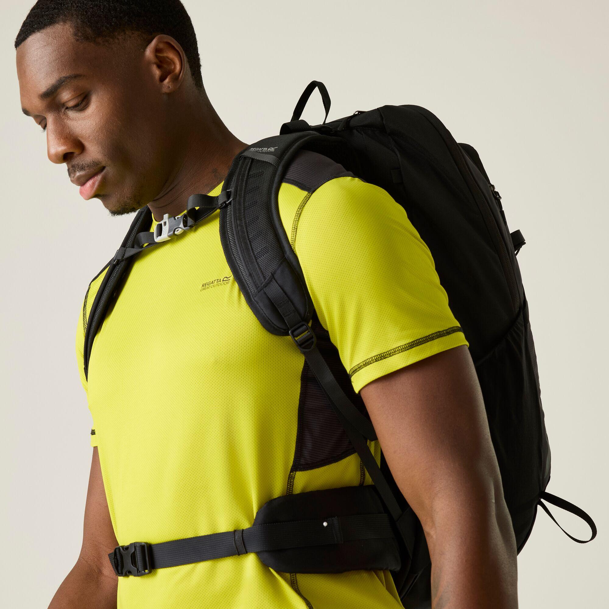 T-shirt à manches courtes en maille active Virda pour homme 4/7