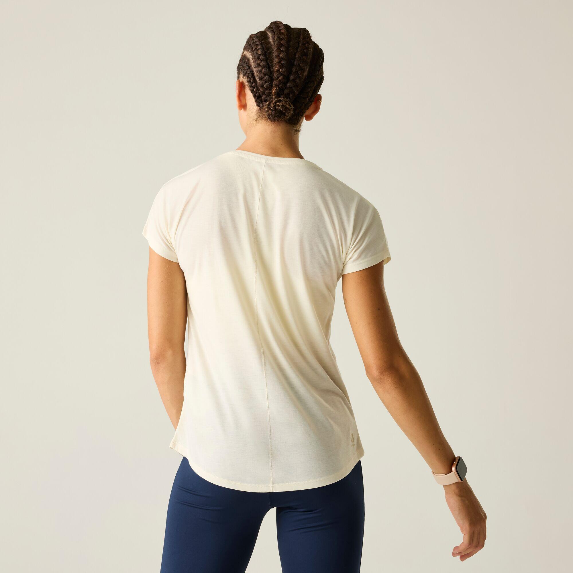 T-shirt graphique à manches courtes Serenity pour femmes 2/7