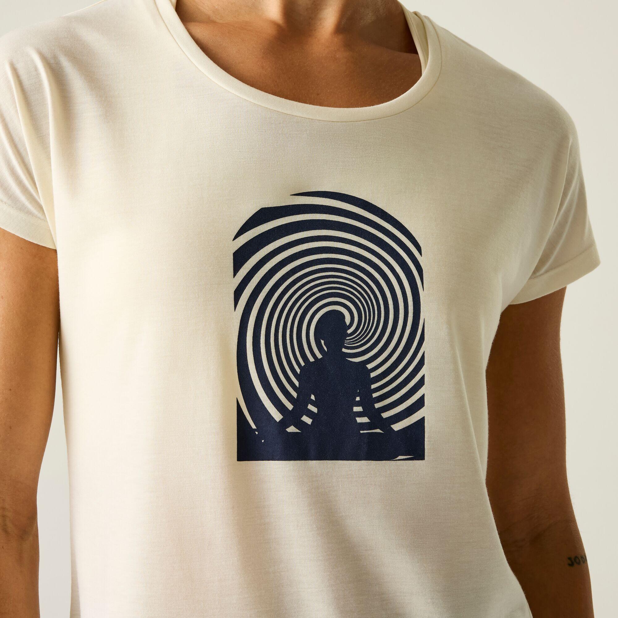 T-shirt graphique à manches courtes Serenity pour femmes 4/7