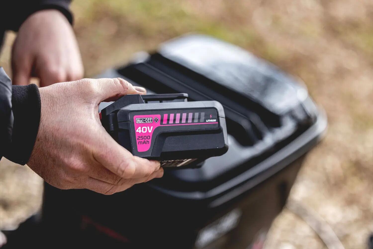 Mobile Pressure Washer Additional Battery Pack 3/3
