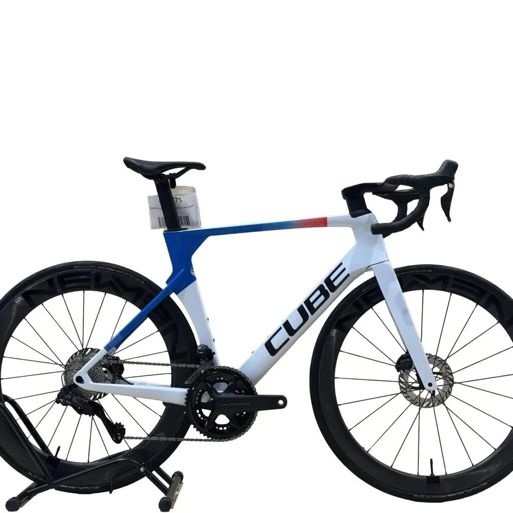 WHITE / BLUE
