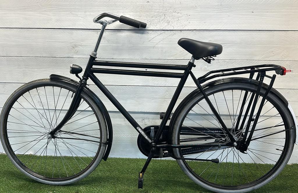 Tweedehands zwarte stadsfiets, terugtraprem, verlichting 2/2