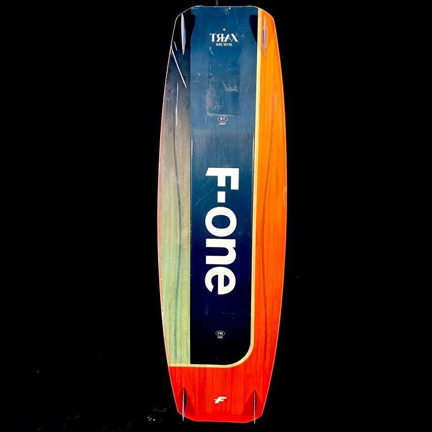 F-ONE Twin Tip Trax Hrd Lite 2025 136x40.5cm 5/6