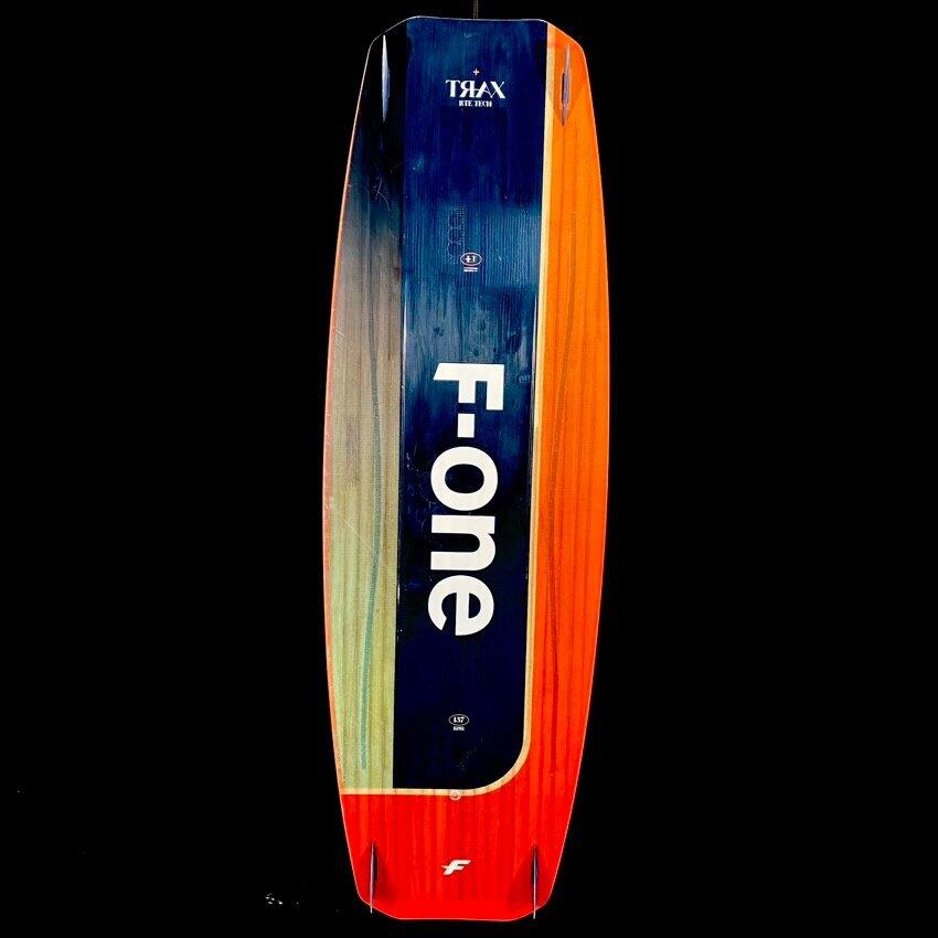 F-ONE Twin Tip Trax Hrd Lite 2025 137x42cm 4/5