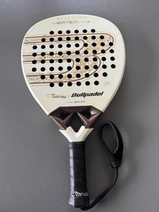 Tussen Particulieren - Bullpadel Vertex 05 Light Brussel 2026 (Delfi)