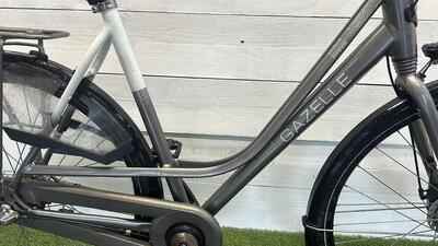 Gazelle stadsfiets - dames, 28" metalen grijs, serviced tweedehands.