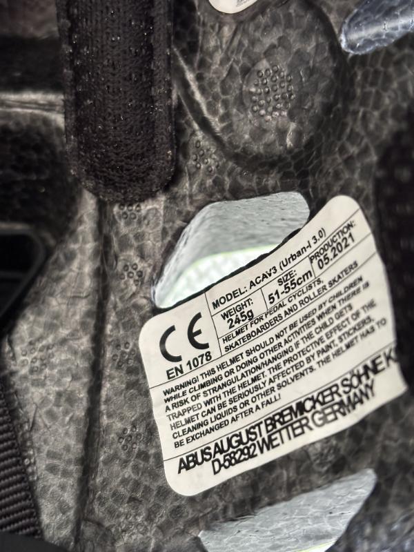 Tussen Particulieren - ABUS-helm 4/5