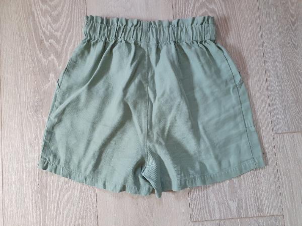 Entre Particuliers - short vert, size 12 years 2/3