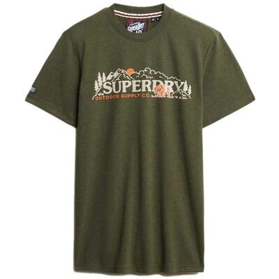 T-shirt superdry outdoor scene