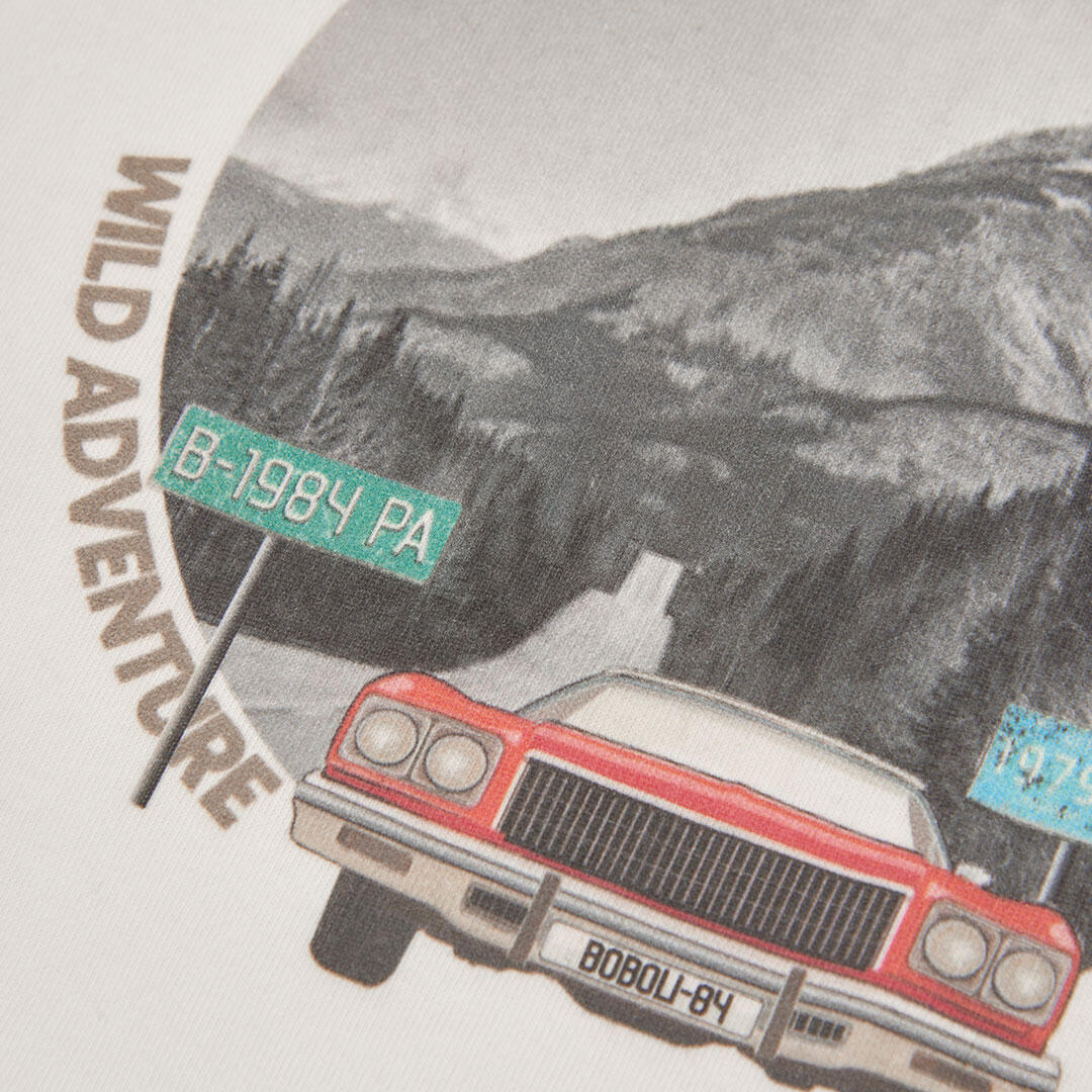 Camiseta punto niño blanca estampado coche aventura 3/4