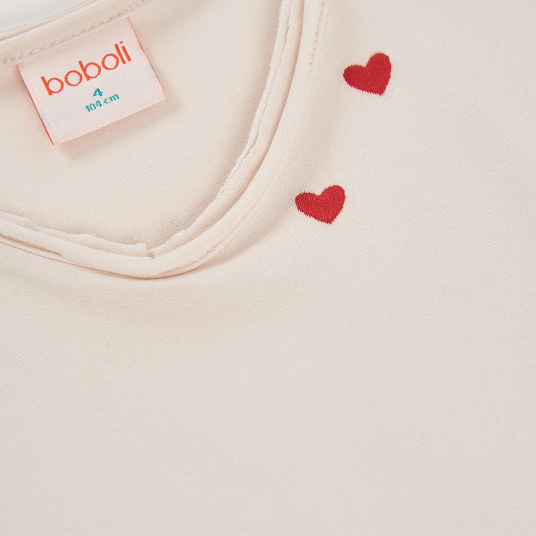 Camiseta punto niña crudo con corazones 3/4