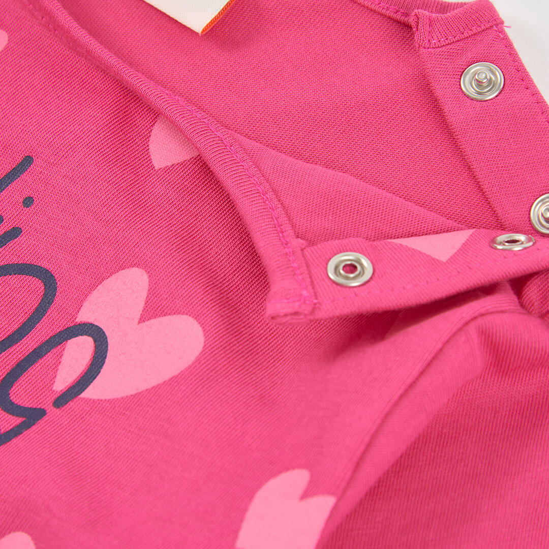 Camiseta punto niña fucsia estampado corazones 3/4