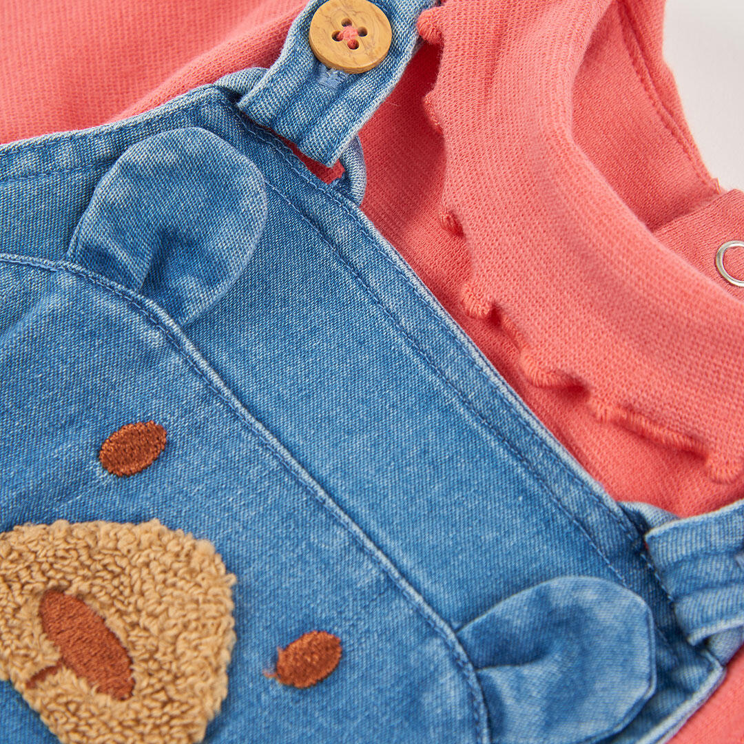 Conjunto punto denim bebé niña rojo bordado de oso 7/7