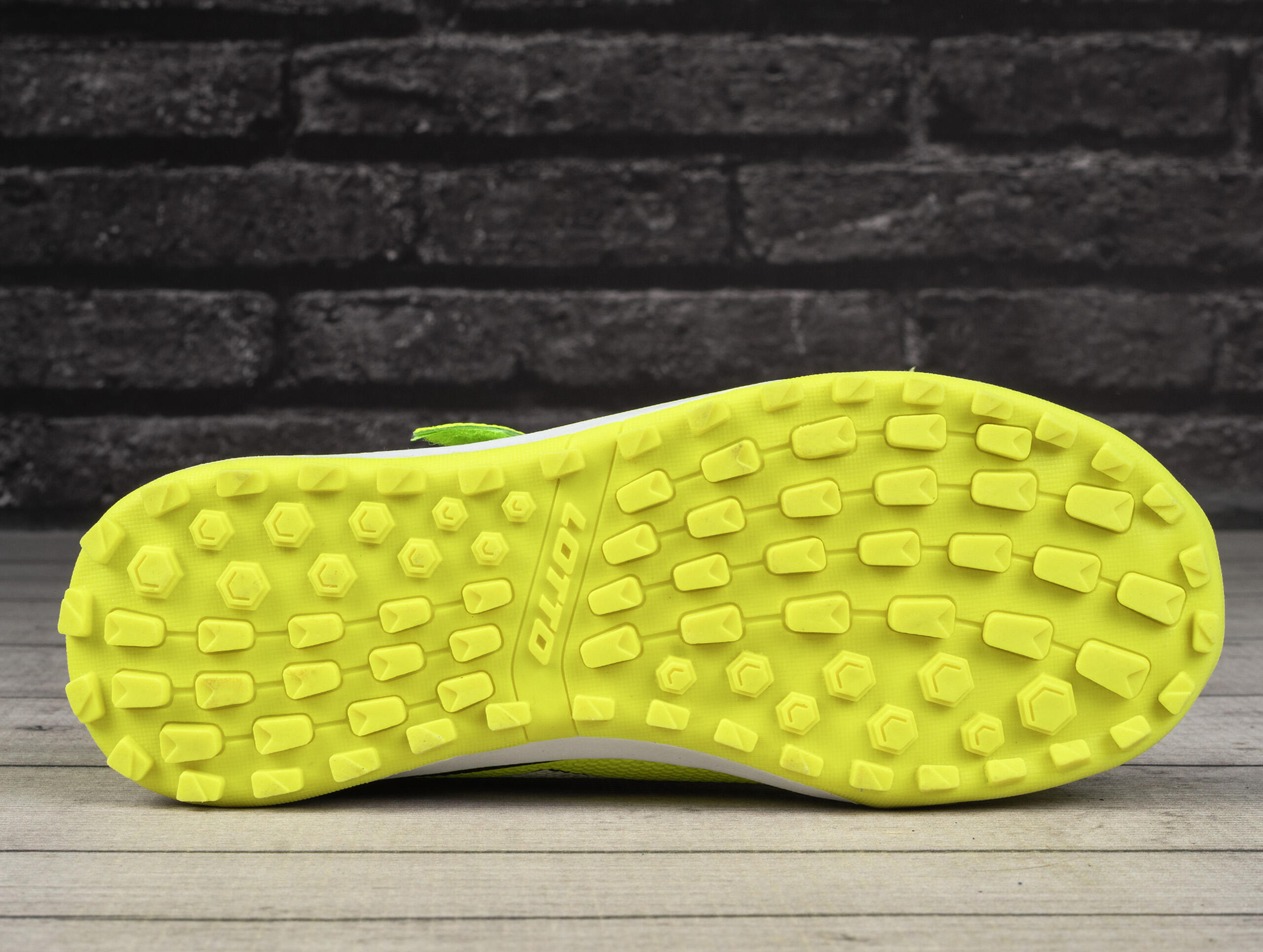 Buty piłkarskie turfy sportowe Lotto KOBATA 5/6