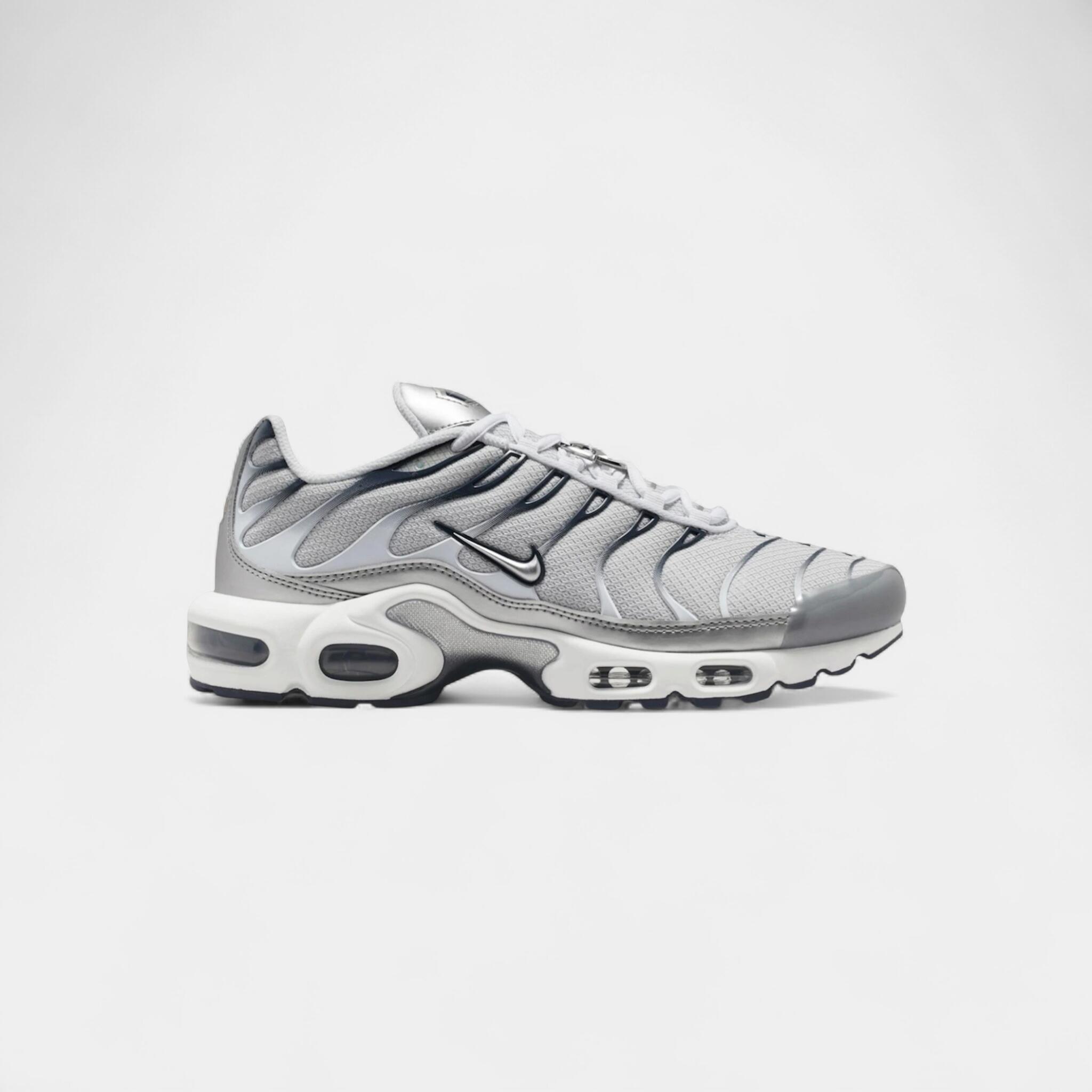 NIKE picture