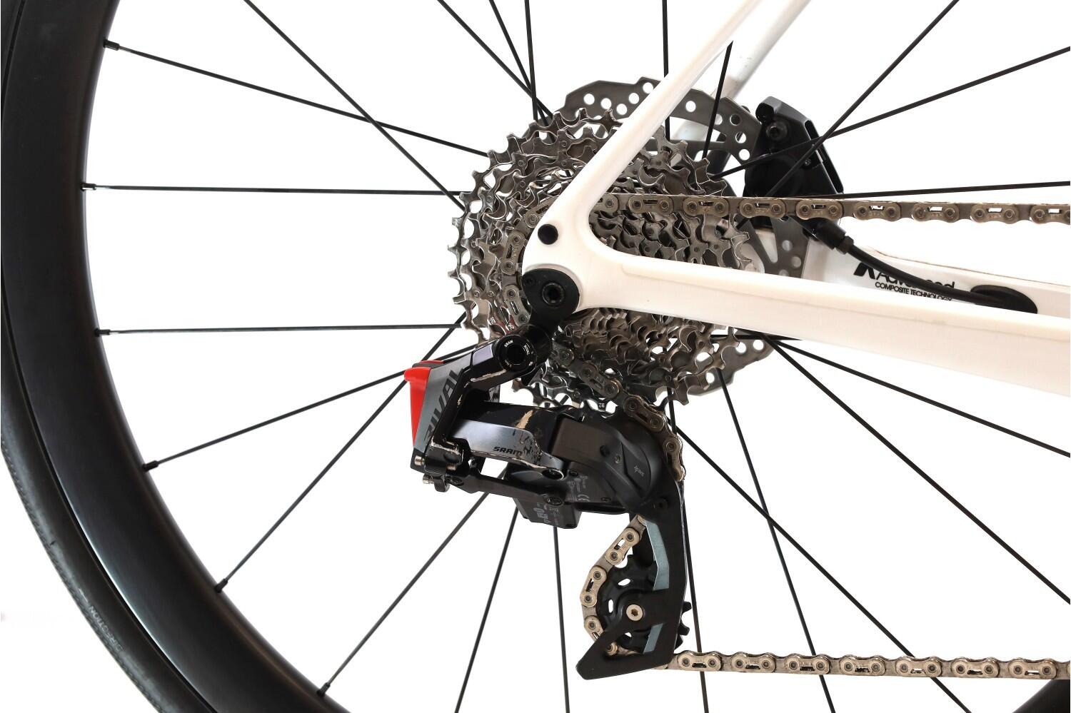 Segunda Vida · Bici carretera ·  Defy Advanced Pro 1 AXS 12V · Muy buen estado 3/8