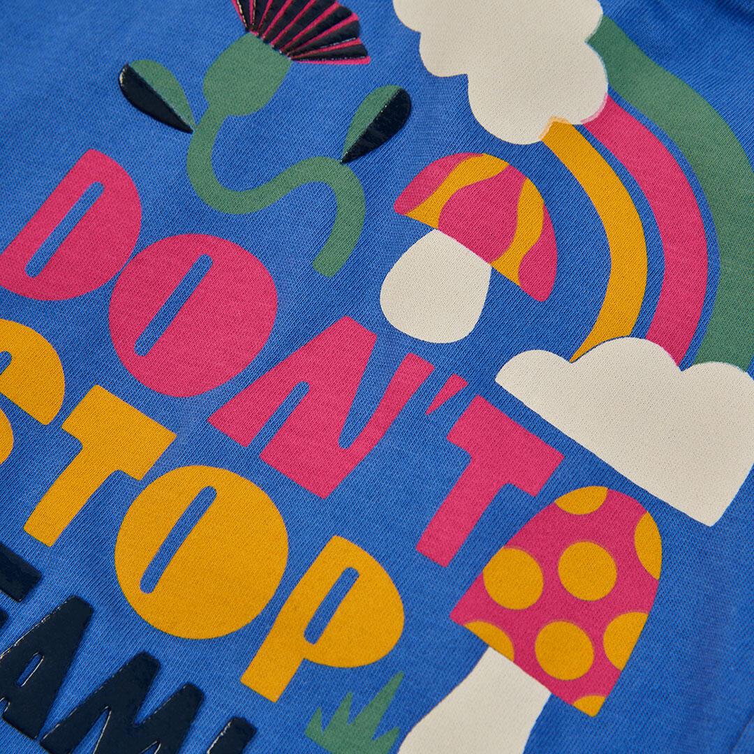 Camiseta punto niña azul estampado arcoíris 3/4