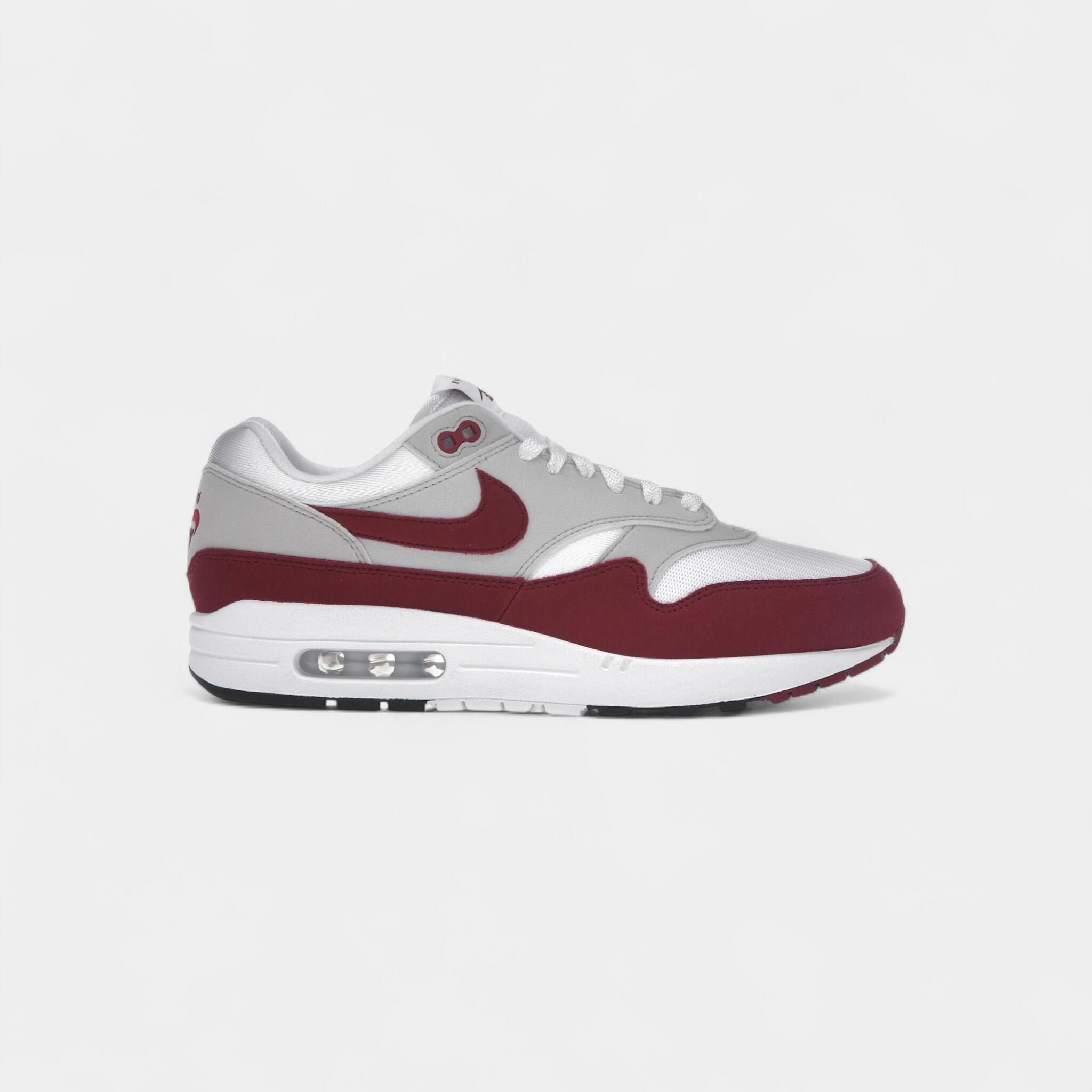 NIKE picture