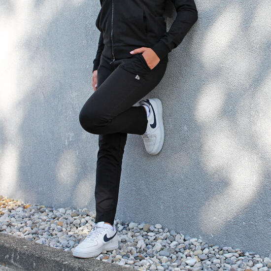 Damen-Stretch-Jogginghose Nadia mit geradem Bein. 2/5