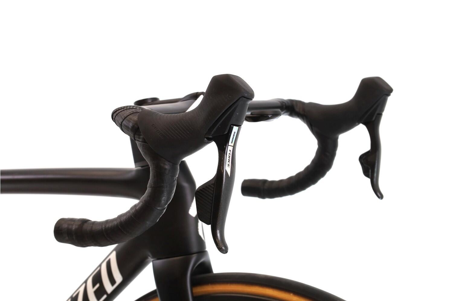 Segunda Vida · Bicicleta estrada ·  Tarmac SL8 Pro AXS 12V · Muito bom estado 6/8