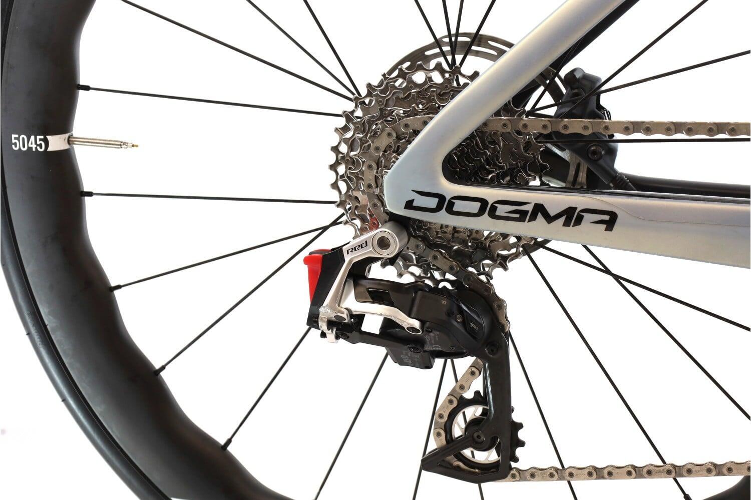 Refurbished road bike ·  Dogma F Disc AXS 12V · Very good condition 3/7