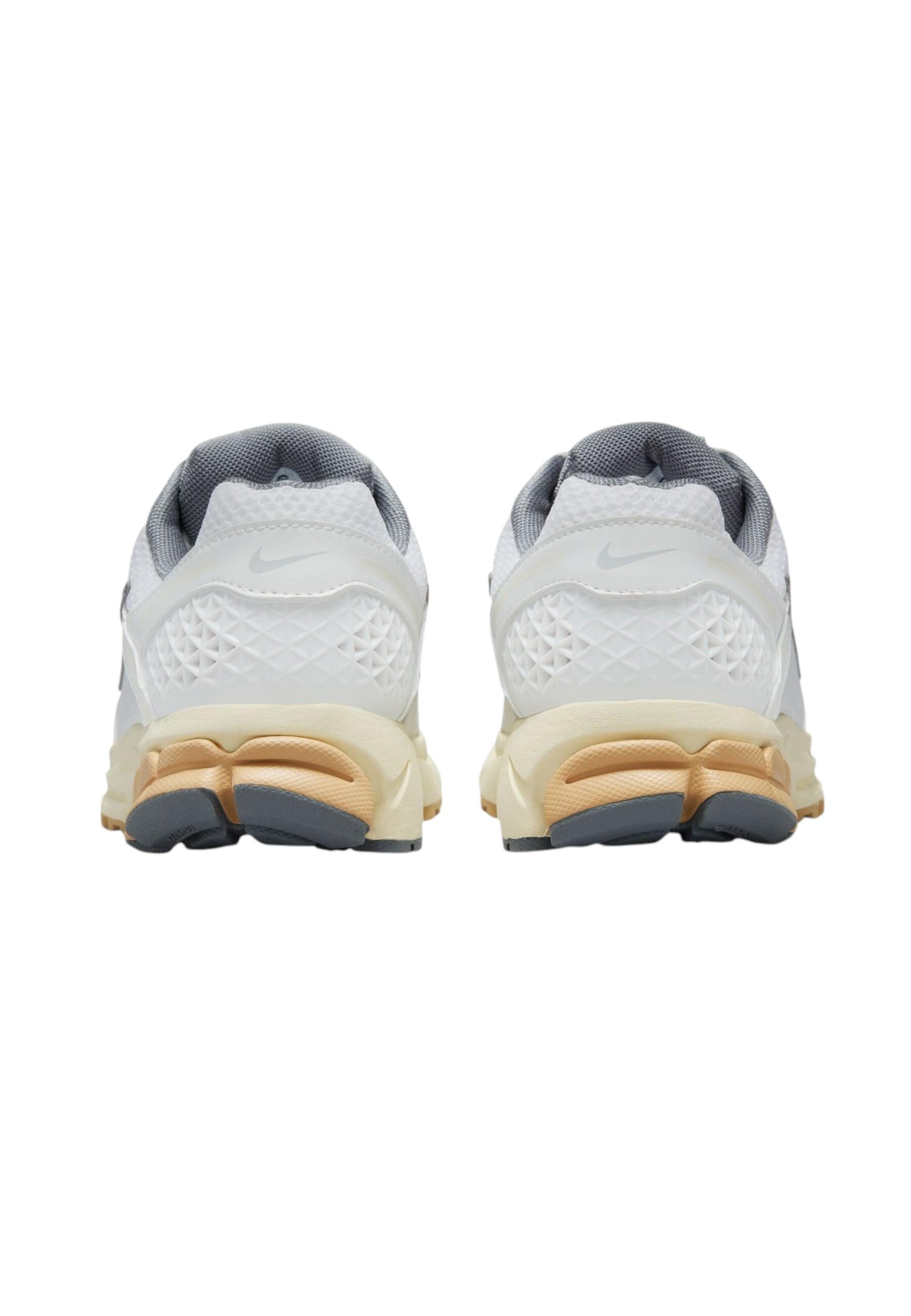 Nike Sportswear - Sneakers W NIKE ZOOM VOMERO 5 in sintetico per donna 4/5